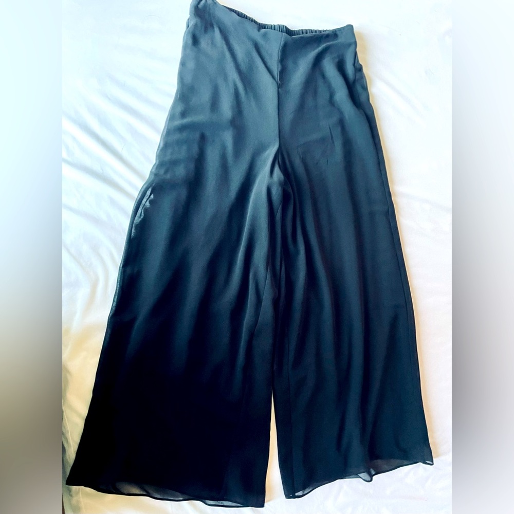 Marla Wynne for Chico's Chiffon Crop Pants Size Small.
